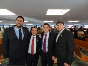 Prefeito de Araguari, Raul Belém, deputado Arnaldo Silva, presidente da Câmara Municipal de Araguari, Giulliano Sousa, e o ex-vereador e subsecretário de serviços distritais de Araguari, Luciano Rosa