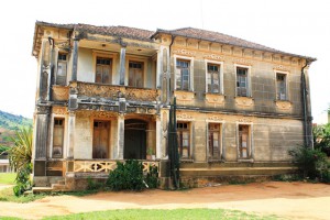 Casarão da década de 1930 precisa de restauro