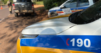 Idoso embriagado é flagrado conduzindo um Fusca na MG-255 Idoso embriagado é flagrado conduzindo um Fusca na MG-255