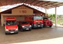 Bombeiros controlam incêndio em veículo no bairro Flamboyant, em Frutal