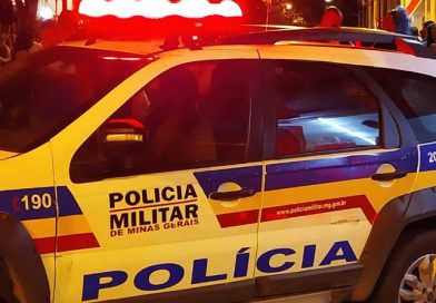 Carro tem vidro quebrado por tiro na avenida Rio de Janeiro