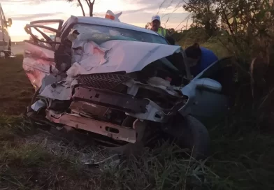Região: passageira morre após batida frontal entre dois carros na BR-352, em Carmo do Paranaíba