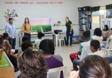 Estudantes da Escola Belmiro Batista participam de palestra sobre greening, doença que vem tirando o sono de citricultores em todo o mundo