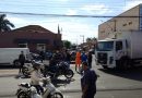 Motociclista fica ferido após colisão com caminhão na avenida Euvaldo Lodi em Frutal