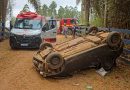 🚨 Carro capota em estrada rural de Patrocínio e deixa duas pessoas feridas