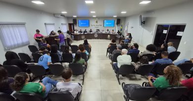 Câmara de Campo Florido realiza audiência pública sobre neurodivergência e direitos ao BPC com plenário lotado