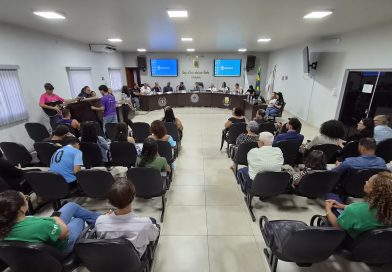 Câmara de Campo Florido realiza audiência pública sobre neurodivergência e direitos ao BPC com plenário lotado