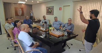 Prefeitos da região vêm a Pirajuba conhecer modelo de gestão de Gauchinho e Brunozzi